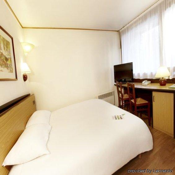 แคมปานิล เรม อุเอสท์ ตินเก้อ Hotel แตงเกอซ์ ภายนอก รูปภาพ
